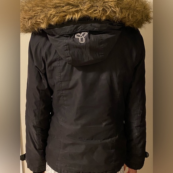 Aritzia winter jacket - Picture 5 of 5